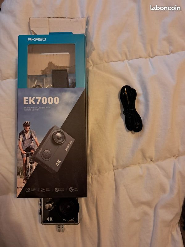 AKASO EK7000 Caméra Sport 4K 30fps 20MP WiFi + Carte 64Go - Action Cam Étanche 30M Avec Stabilisation Et Télécommande