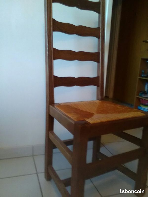 Vend 4 chaises chêne massif paillees (image 1)