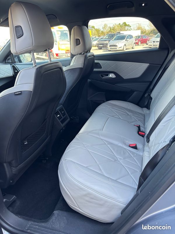 DS Ds7 CROSSBACK RIVOLI E-TENSE 300CH HYBRID RECHARGEABLE 4X4 (image 7)