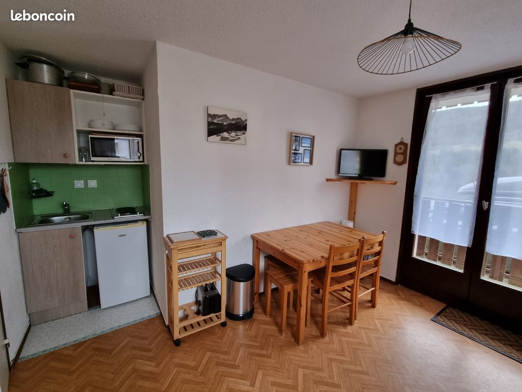 Appartement cosy 4/5 personnes à Lélex, station Mont-Jura au pied des pistes (image 3)