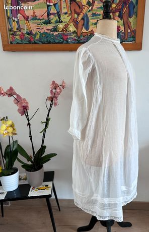 Camisole en satin bordure de dentelle - Vert olive | la Vie en Rose