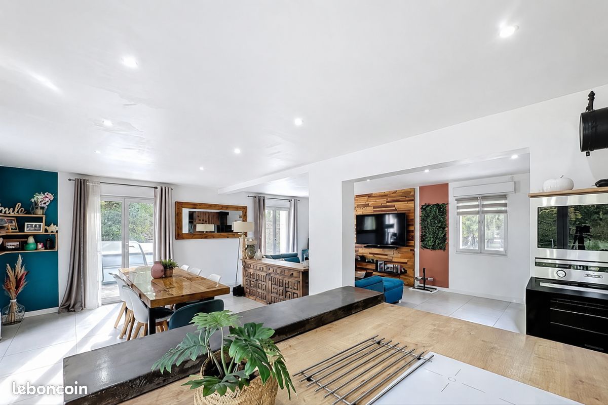 Maison 5 pièces 147 m² · à Beauvallon · 147 m² · 490 000 €