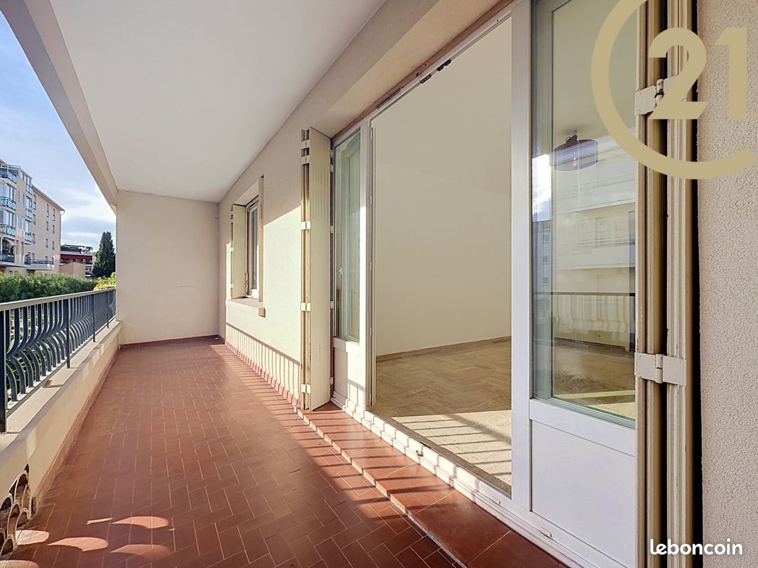 Appartement 3 pièces 61 m² · à Saint-Raphaël · 61 m² · 240 000 €