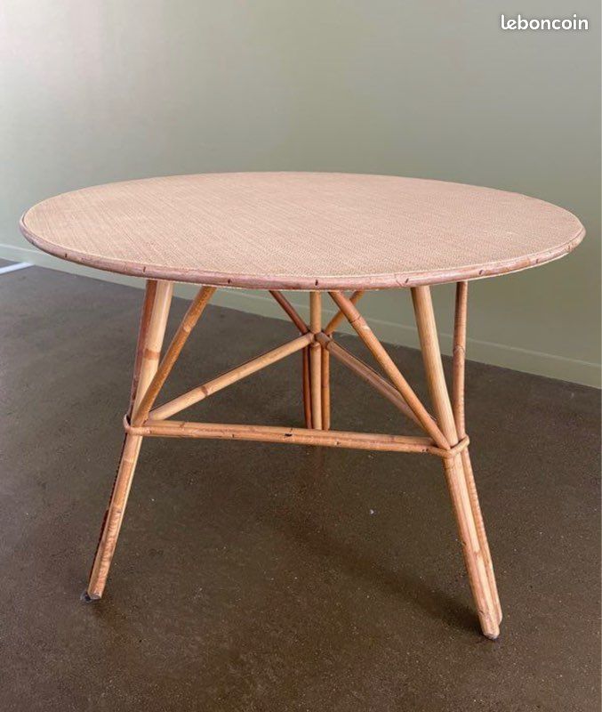 Table basse en rotin (image 1)