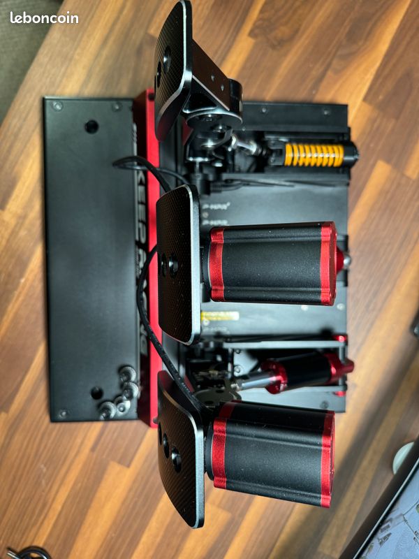 Simagic P1000 + Haptic Reactor (x2) (image 6)