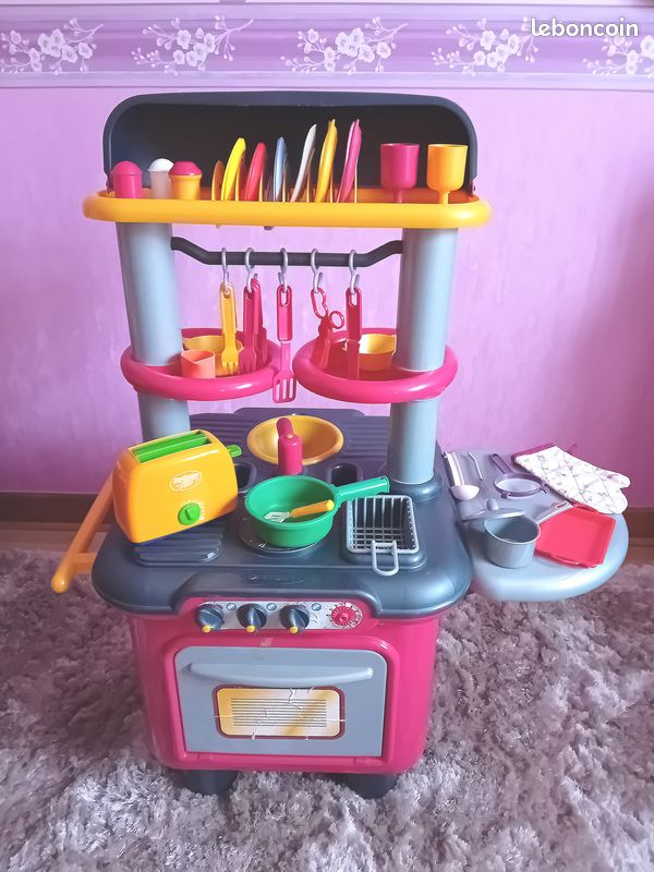 Cuisine équipée pour enfant avec accessoires (image 1)