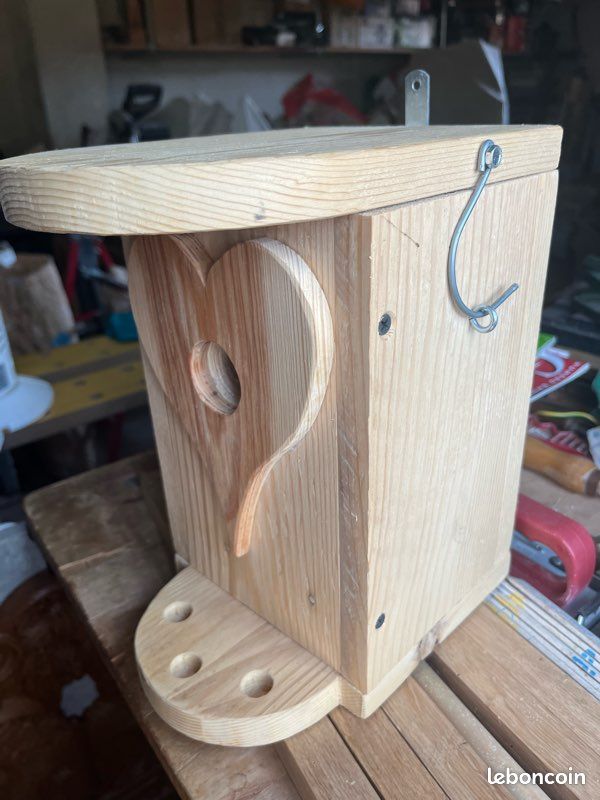 Maison à oiseaux artisanale (image 2)