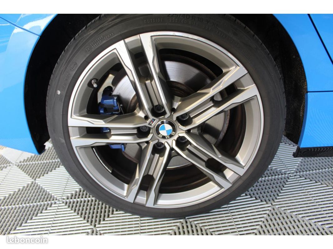 BMW SERIE 1 135i xDrive - BVA Sport BERLINE F40 M Performance (image 26)