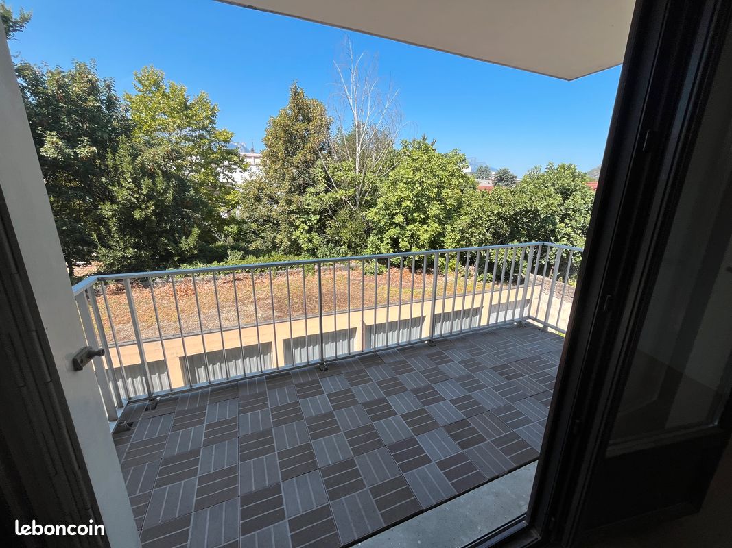 Appartement 3 pièces 56 m² · à Grenoble · 56 m² · 890 €