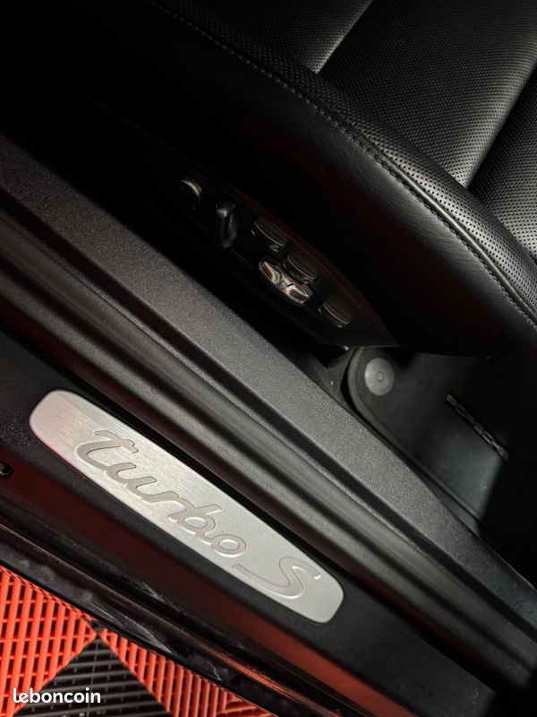 PORSCHE 911 (991.2) CABRIOLET 3.8 TURBO S 580 CH PDK / CAMERA DE RECUL / BURMESTEr (image 16)