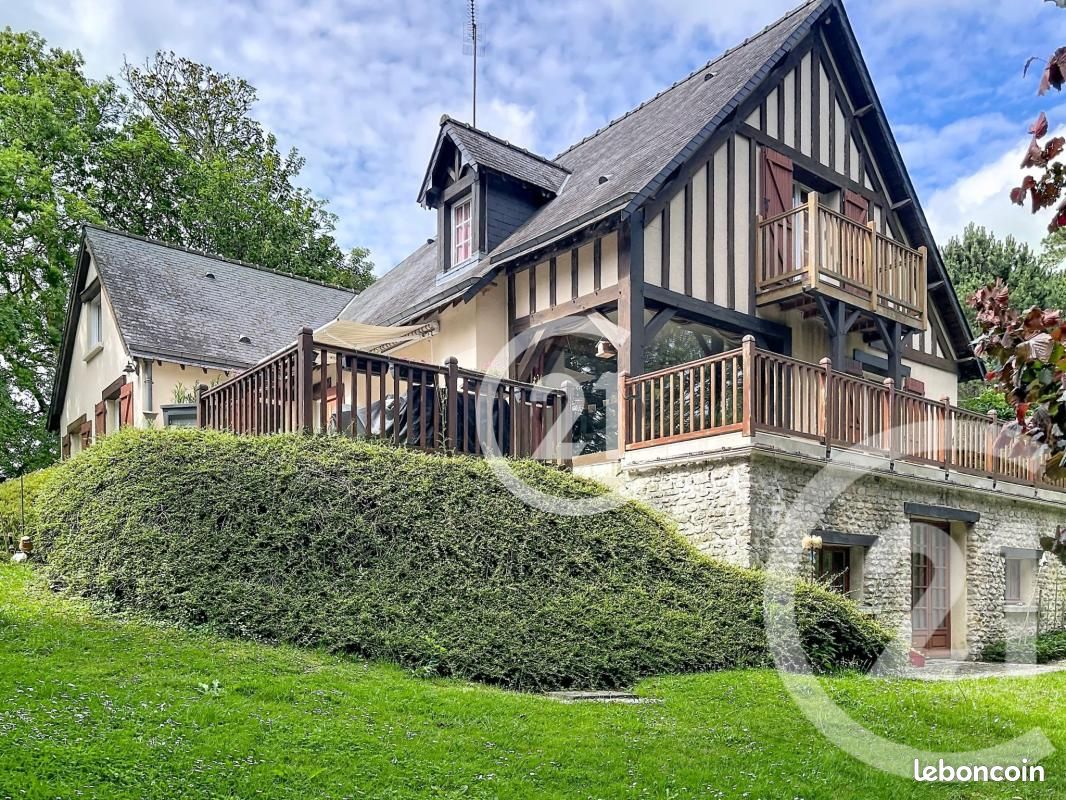Maison 8 pièces 262 m² · à Carcagny · 262 m² · 395 000 €