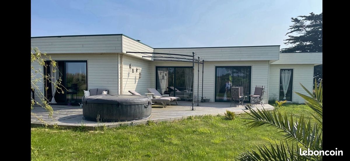Maison 6 pièces 172 m² · à Plounévez-Lochrist · 172 m² · 613 990 €