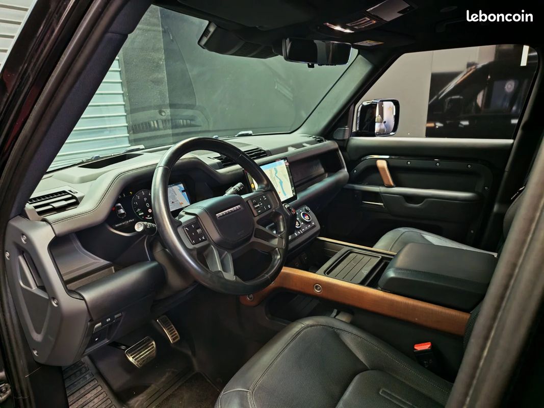 LAND ROVER DEFENDER 110 P400e PHEV BVA8 X-Dynamic - ORIGINE FRANCE- 1ER MAIN - BLACK PACK - MERIDIAN - CAM 360° - TOIT OUVRANT - PACK HIVER (image 13)