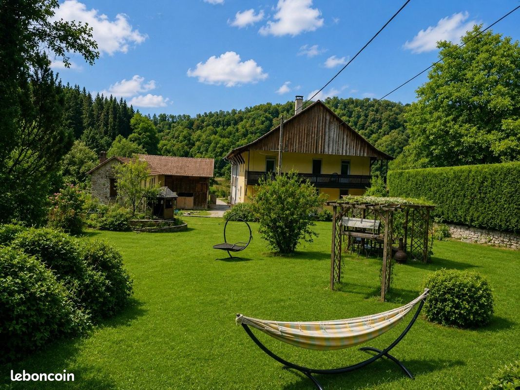 Maison 5 pièces 183 m² · à Glay · 183 m² · 695 000 €