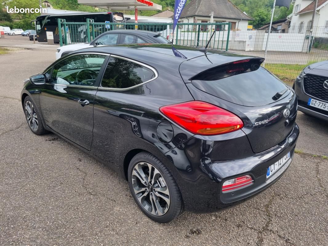 Kia Cee'd 1.6L GDI 135 ch BVM6 Premium (image 14)