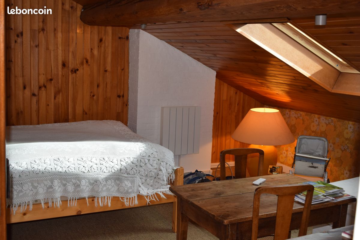 T4 de 89 m2 avec 2 chambres une troisième aménagée dans les combles (image 6)
