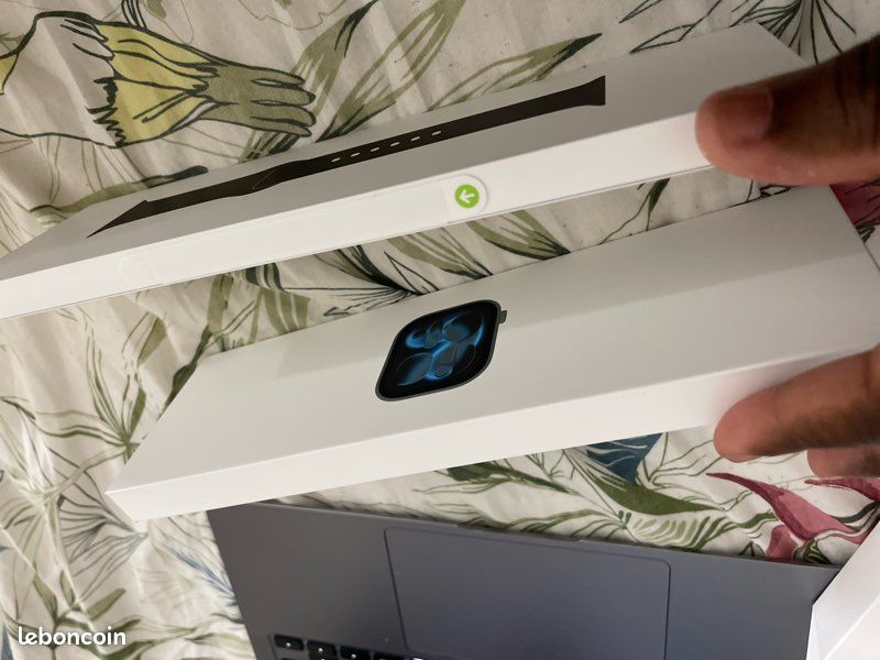 Apple Watch série 11 46 mm couleur gris (image 2)