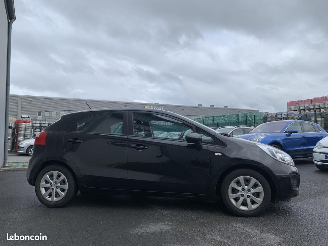 KIA RIO 1.2i 85 CH Style (image 6)