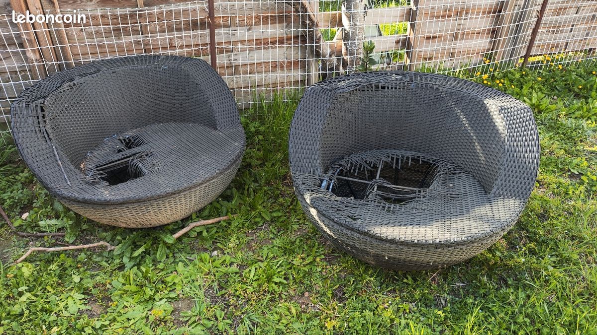 Donne structure 2 fauteuils de jardin (image 1)