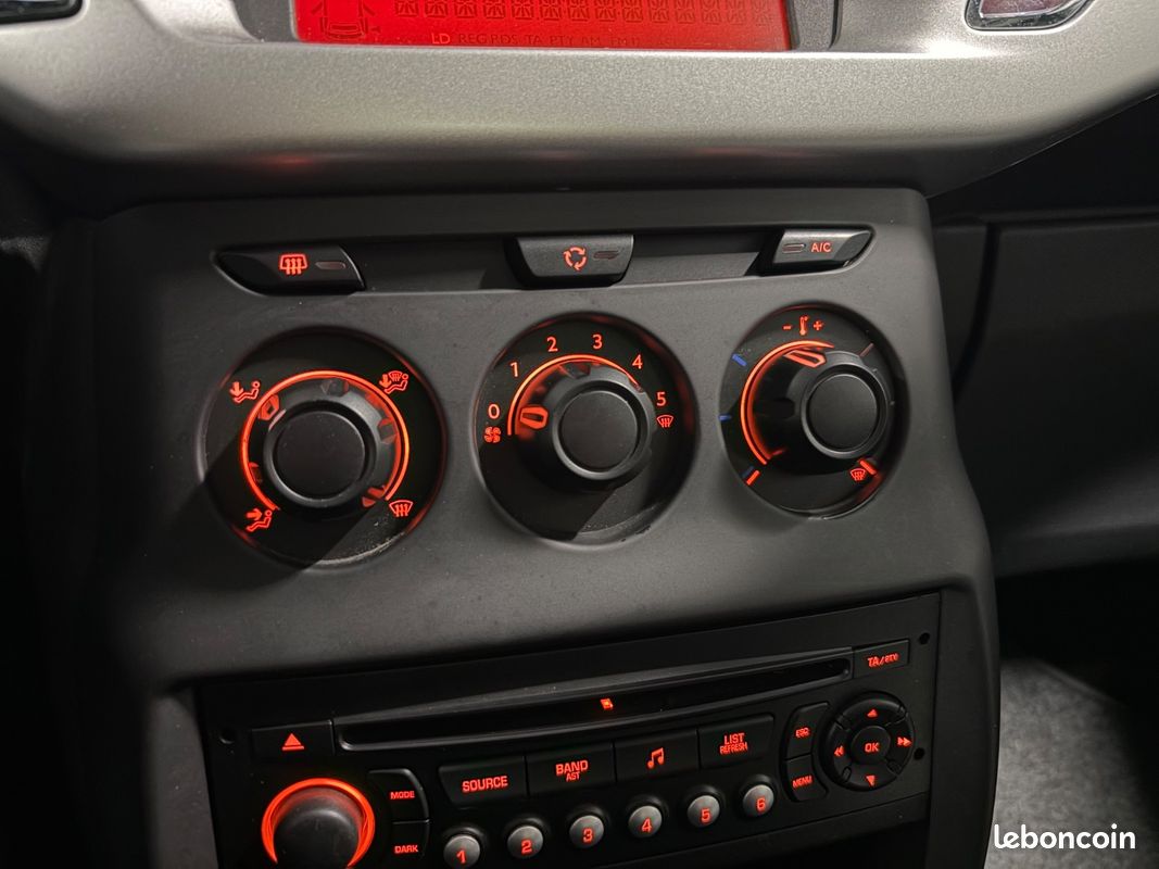 Citroën C3 1.6 HDi 92 Tendance confort (image 12)