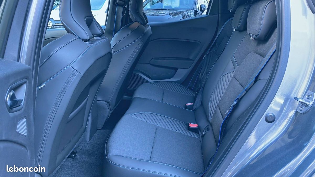 RENAULT CLIO esprit Alpine full hybrid E-Tech 145 (image 5)