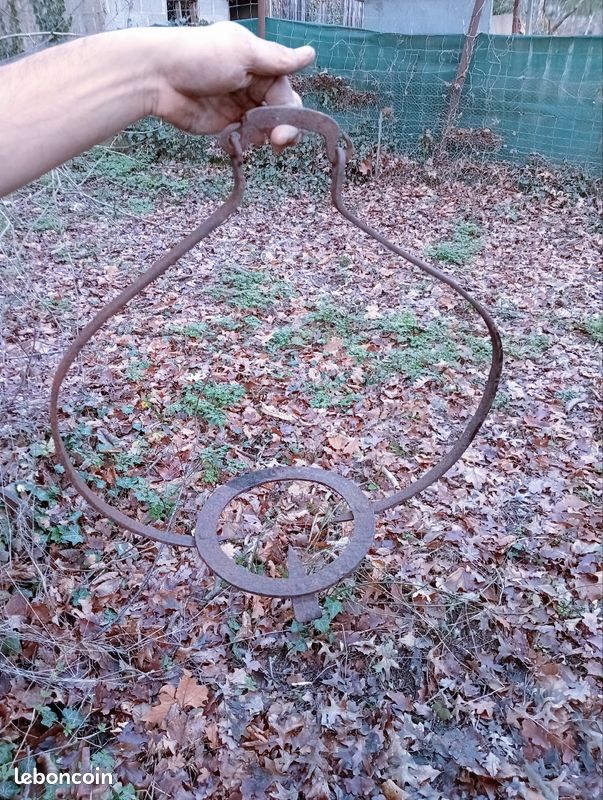 Suspente pour cheminée ou feu (image 1)