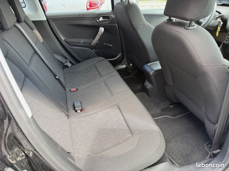 Peugeot 2008 1.2 PURETECH 82CH STYLE (image 5)
