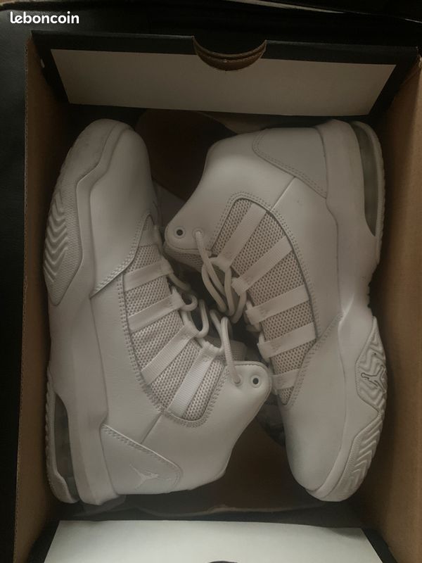 Shoe Jordan Max Aura Blanche Femme Baskets Nike Jordan Max Aura