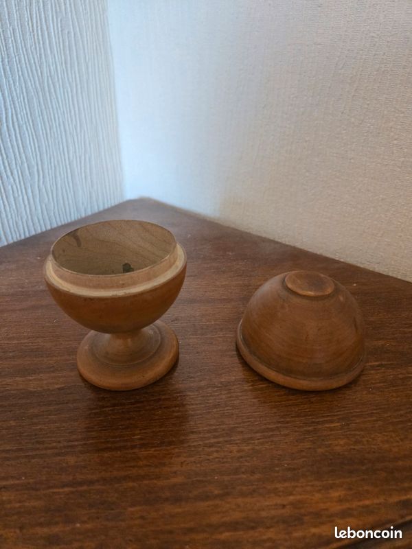 Boîte ancienne en bois tourné forme œuf sur piédestal - Art populaire / Brocante (image 2)