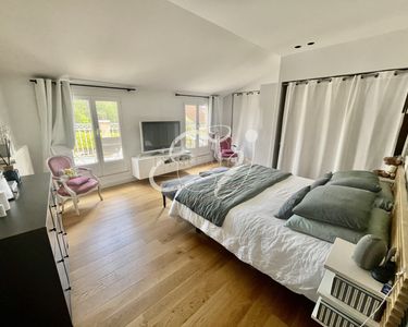 Maison 1 350 000 € - 360 m²