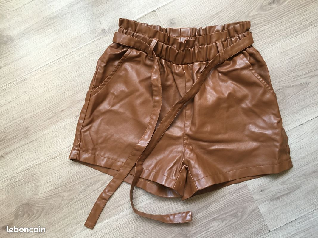 Short Marron XOXO Taille 00 - Neuf Avec étiquettes - Modèle Rayé Subtil