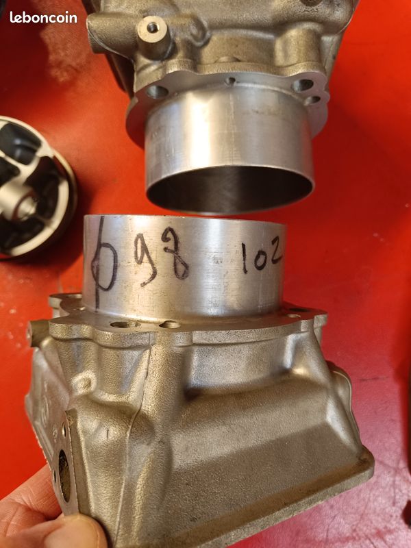 Cylindre Piston Vertical TBE Pour Ducati - Pièce Moteur D'occasion - Réf 12020861A - Marque Gers Moto Pièces