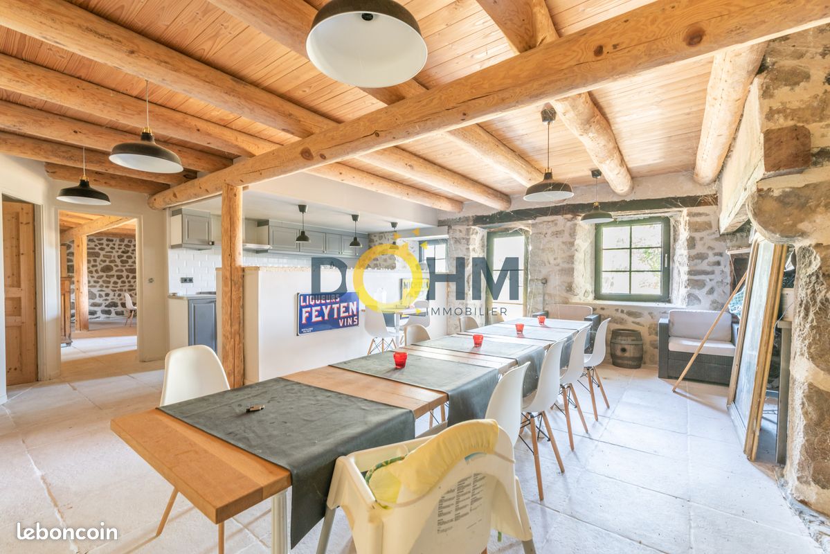 Maison 5 pièces 182 m² · à Bellevue-la-Montagne · 182 m² · 140 000 €