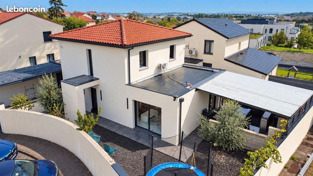 Maison 6 pièces 141 m² · à Clermont-Ferrand · 141 m² · 398 000 €
