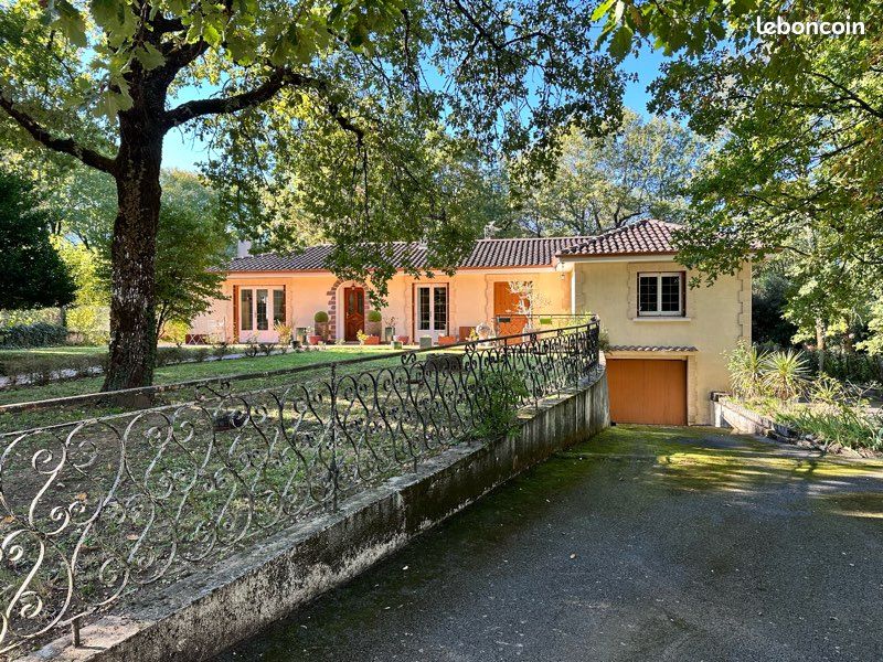 Maison 5 pièces 160 m² · à Mouthiers-sur-Boëme · 160 m² · 243 800 €