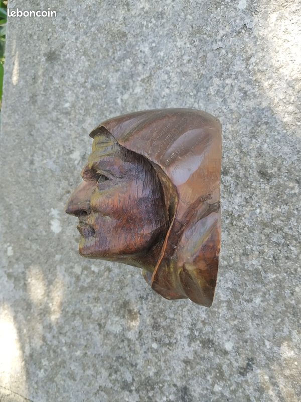 Tête en bois sclupté (image 3)