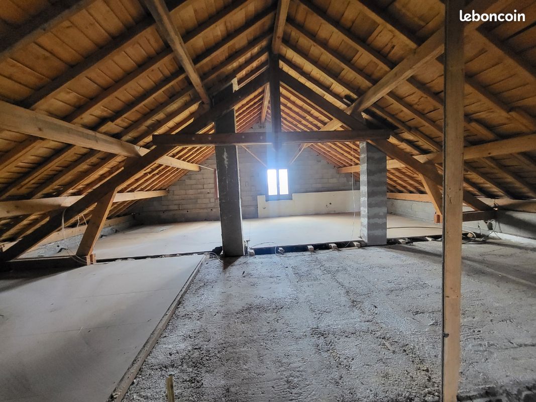 Appartement 2 pièces 160 m² · à Vercel-Villedieu-le-Camp · 160 m² · 180 000 €