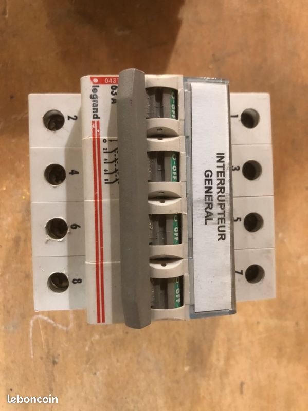 Disjoncteur Tetrapolaire Legrand 63A (image 1)