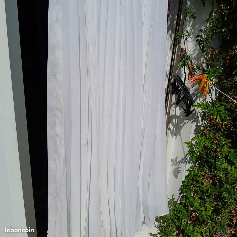 Robe de mariée plissée (image 2)