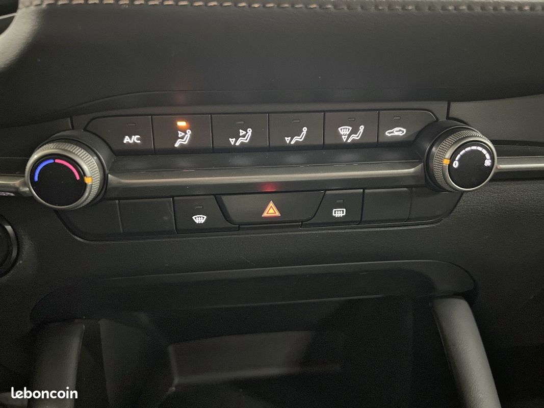 MAZDA Mazda3 5 portes 2.0L e-SKYACTIV-G M Hybrid 122 ch BVM6 Prime-Line (image 15)