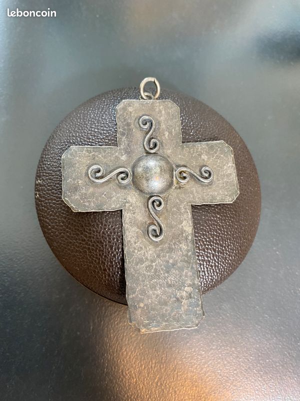 Pendentif Croix En Argent Ouvragé - Occasion, état Comme Neuf