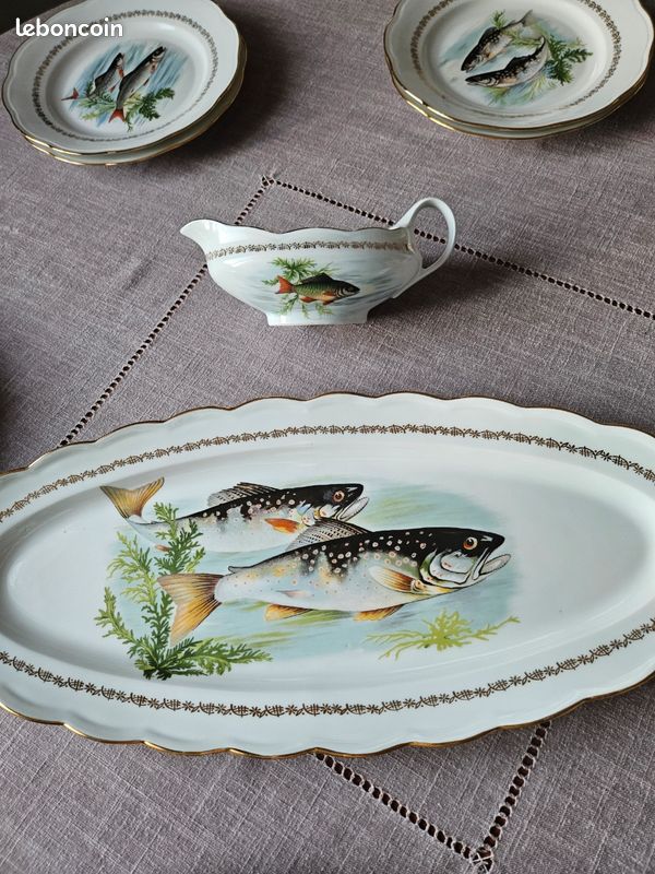 Lot 18 assiettes décor et liseré doré Porcelaine opaque Badonviller - Arts de la table