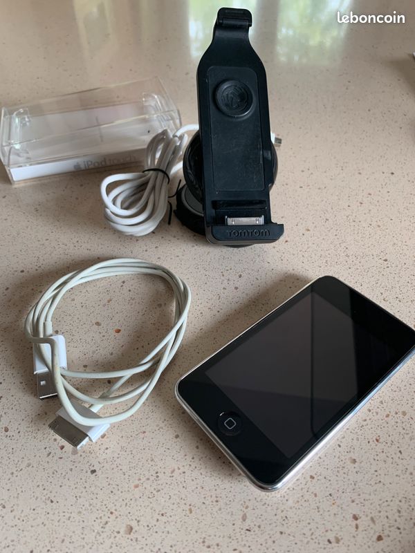 Collector iPod Touch 32 Go + Socle GPS TomTom (image 8)