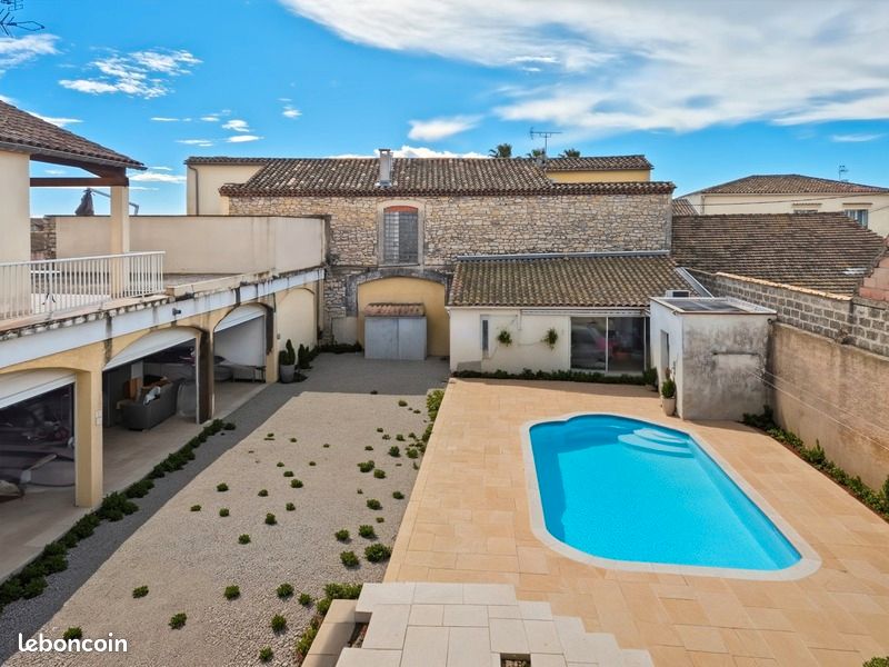 Maison 5 pièces 140 m² · à Saint-Laurent-d'Aigouze · 140 m² · 680 000 €