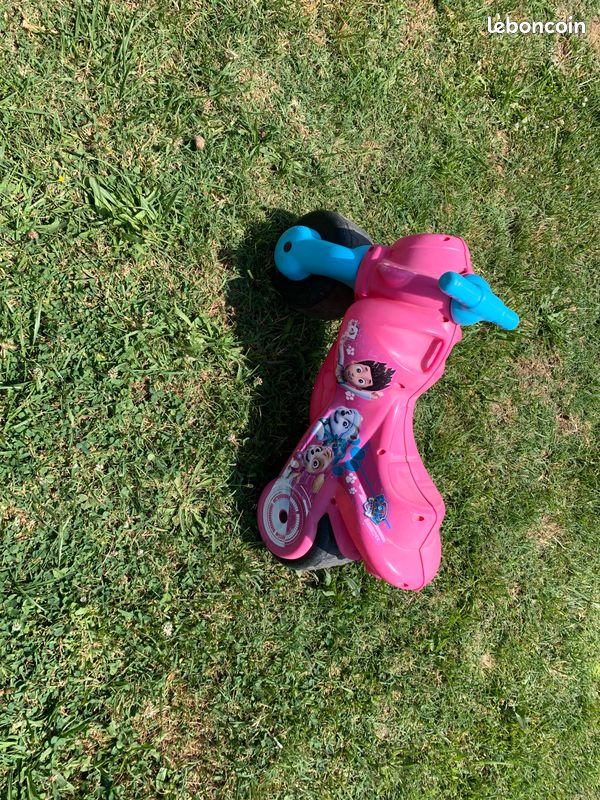 Moto porteur rose (image 5)