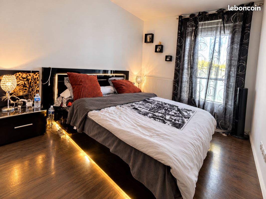 Appartement 3 pièces 80 m² · à Cenon · 80 m² · 950 €/mois