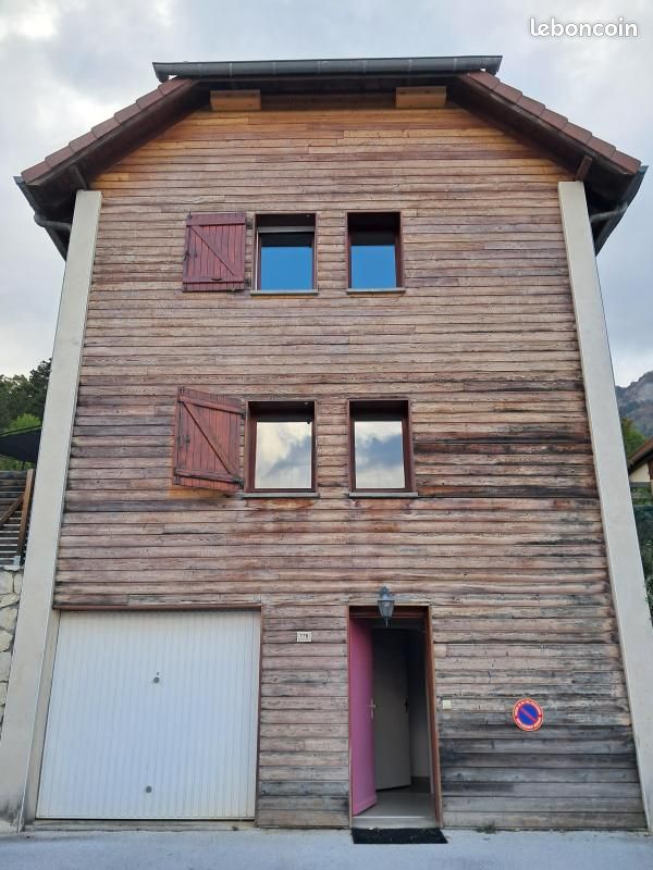 Appartement 3 pièces 72 m² · à Miribel-Lanchâtre · 72 m² · 500 €/mois