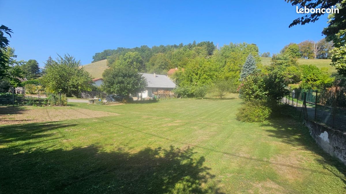 Terrain 1200 m² · à Saint-Martin-d'Hères · 1 200 m² · 204 000 €