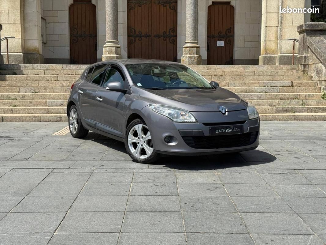 Renault Mégane III Berline dCi 110 (image 3)