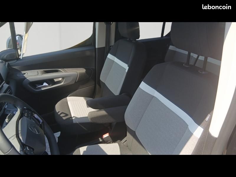 Citroen Berlingo Van XL 950kg BlueHDi 130ch S&S EAT8 Pack Premium Connect (image 12)